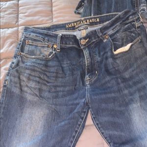 Men’s buckle and American eagle jeans